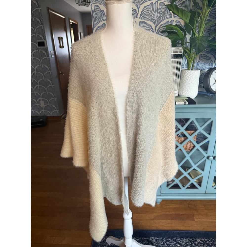 Anthropologie Saturday Sunday Fuzzy Batwing Beige/Grey Cape Sz. OS